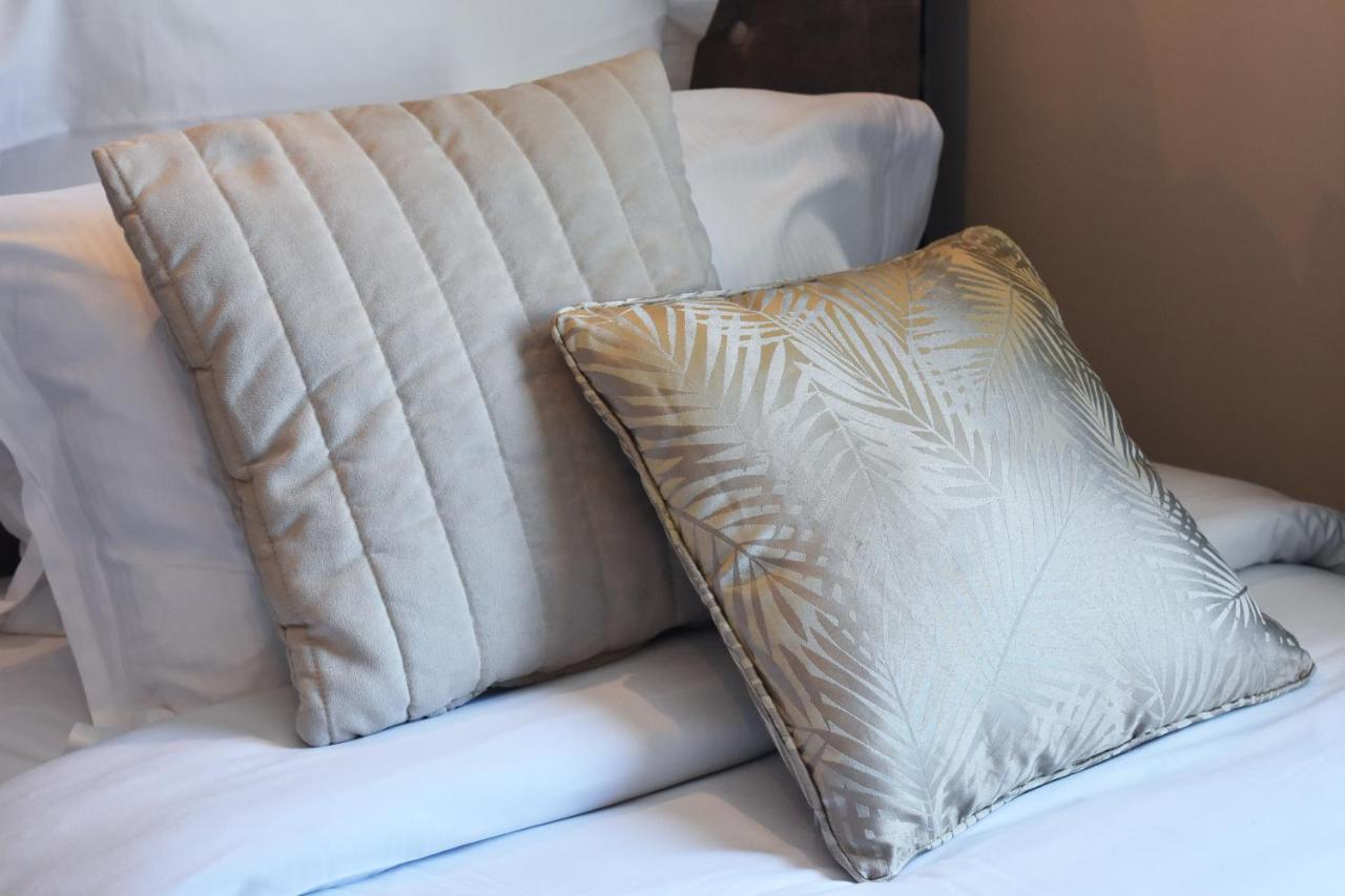 Le Boeuf Couronne - Hotel & Restaurant Chartres- Logis Hotels المظهر الخارجي الصورة