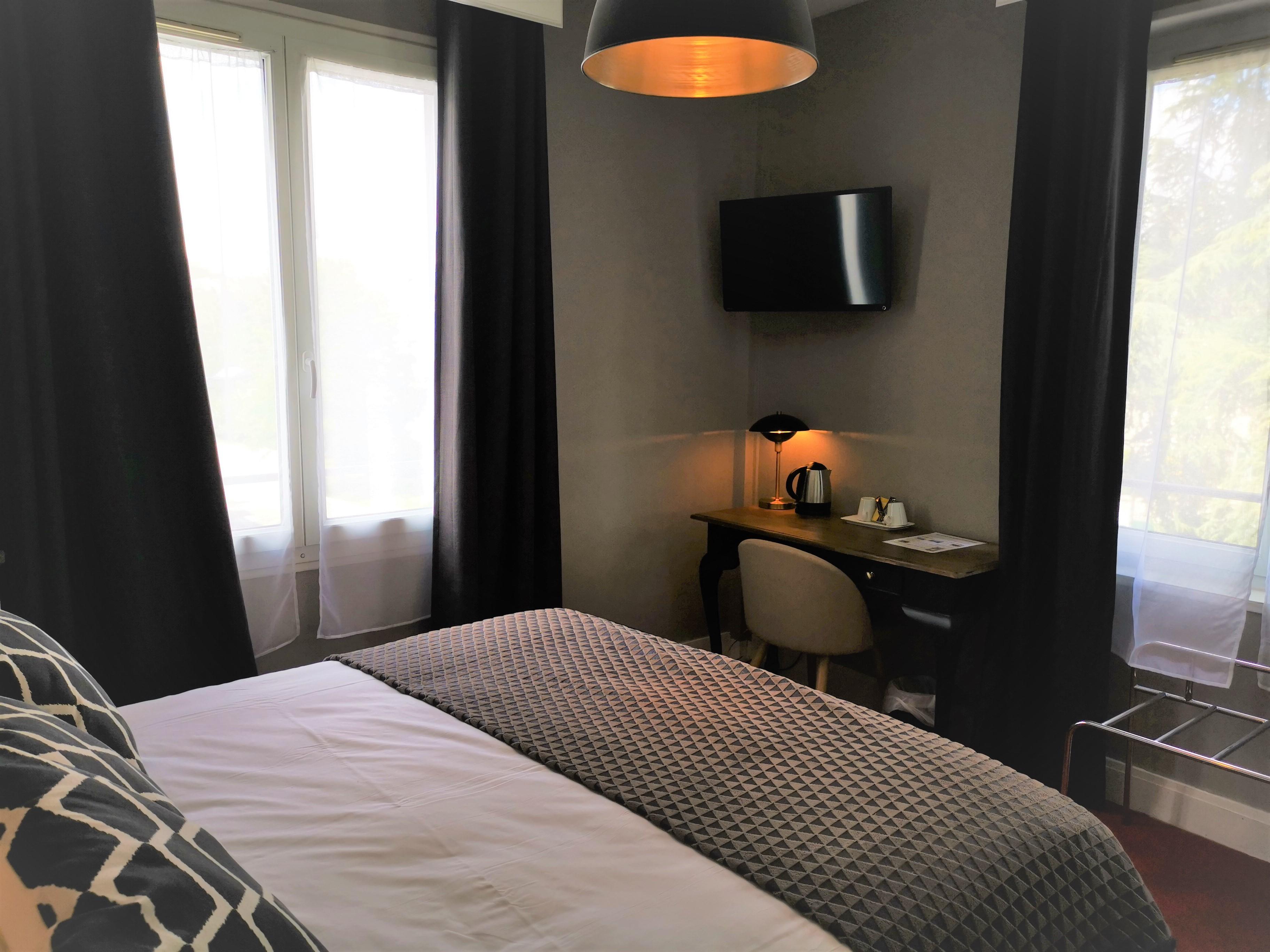 Le Boeuf Couronne - Hotel & Restaurant Chartres- Logis Hotels المظهر الخارجي الصورة