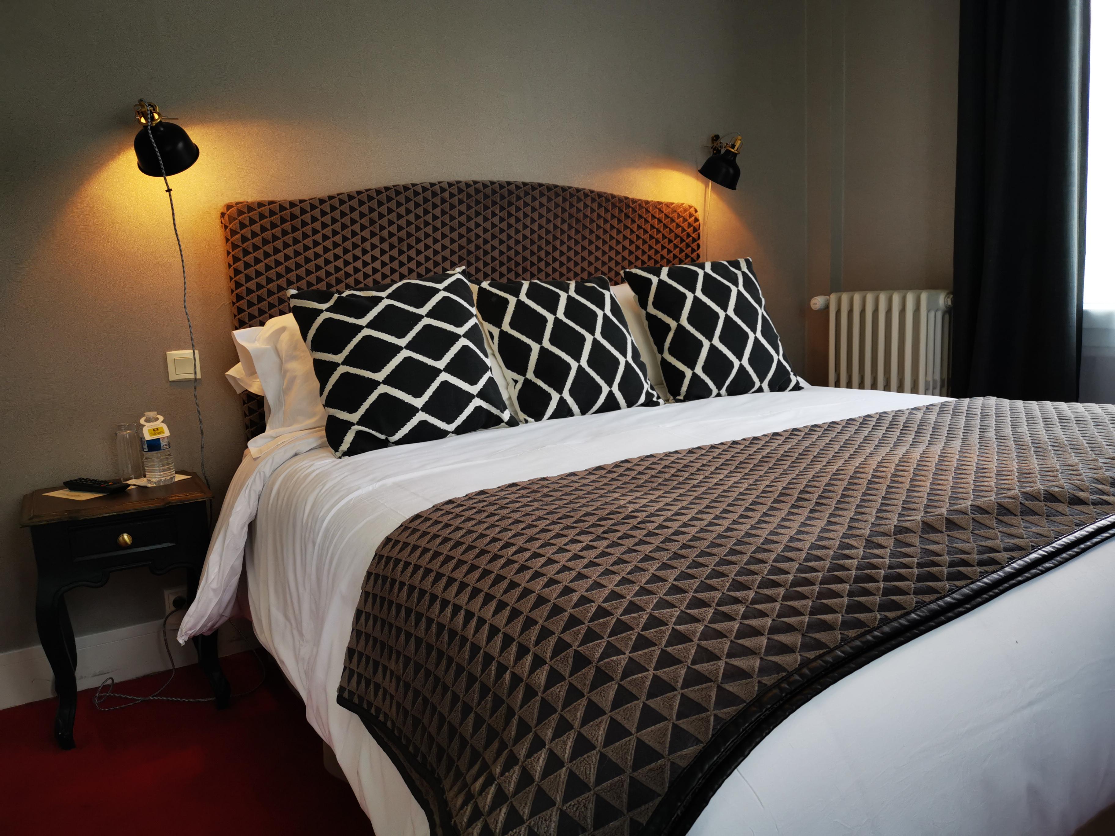 Le Boeuf Couronne - Hotel & Restaurant Chartres- Logis Hotels المظهر الخارجي الصورة