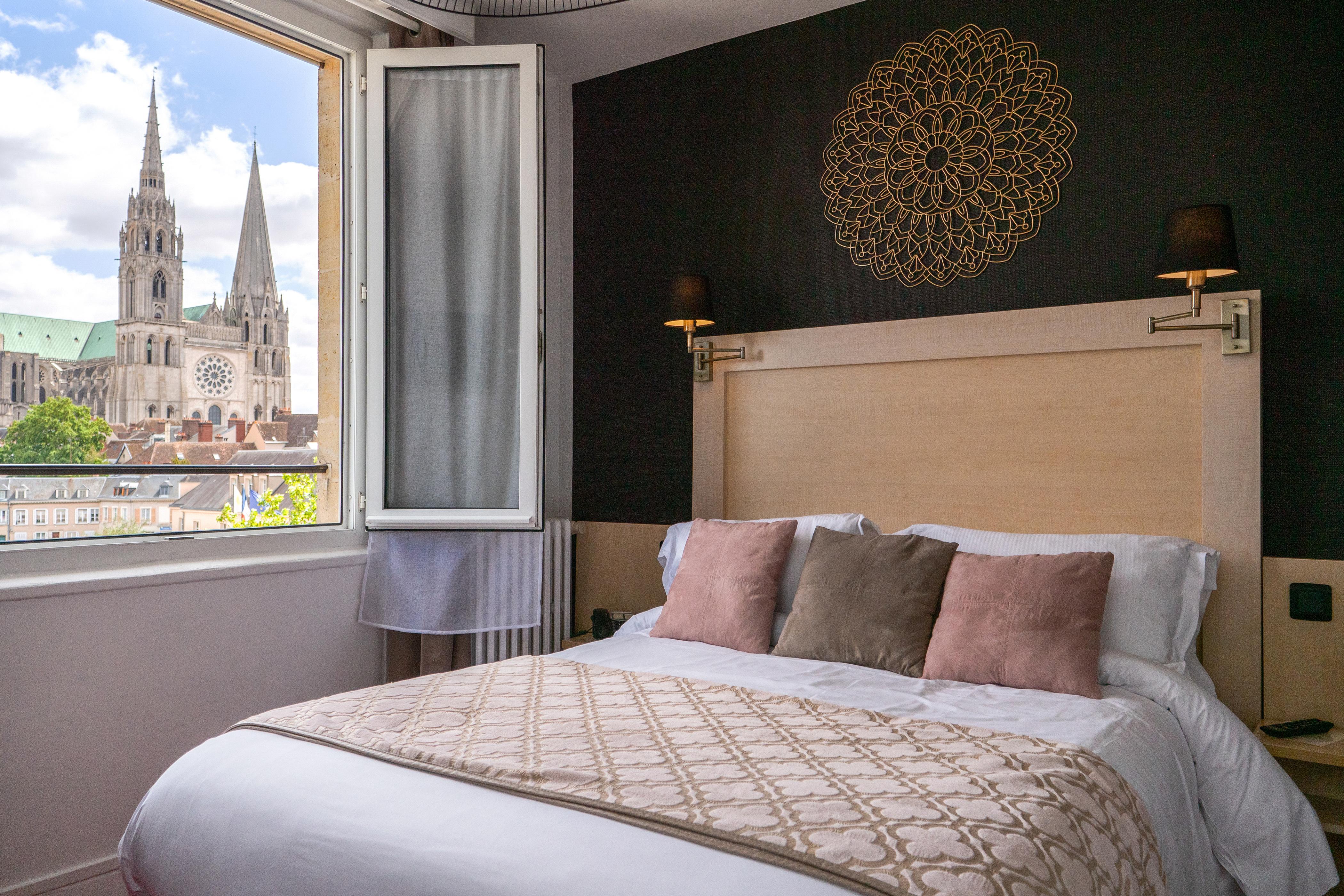 Le Boeuf Couronne - Hotel & Restaurant Chartres- Logis Hotels المظهر الخارجي الصورة